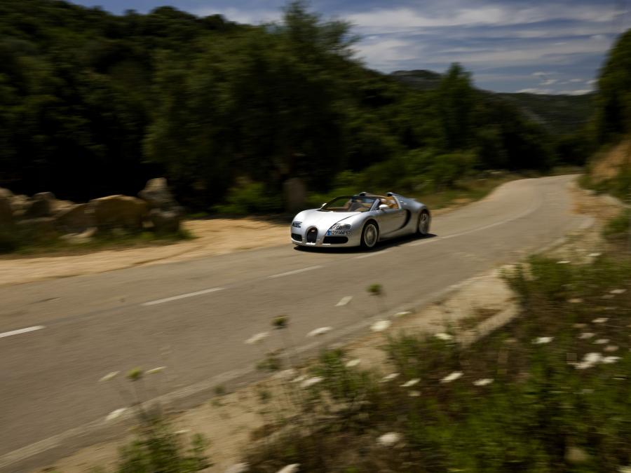  Bugatti Veyron 16.4 Grand Sport Sardinia 2009 года  (фото 5 из 12)
